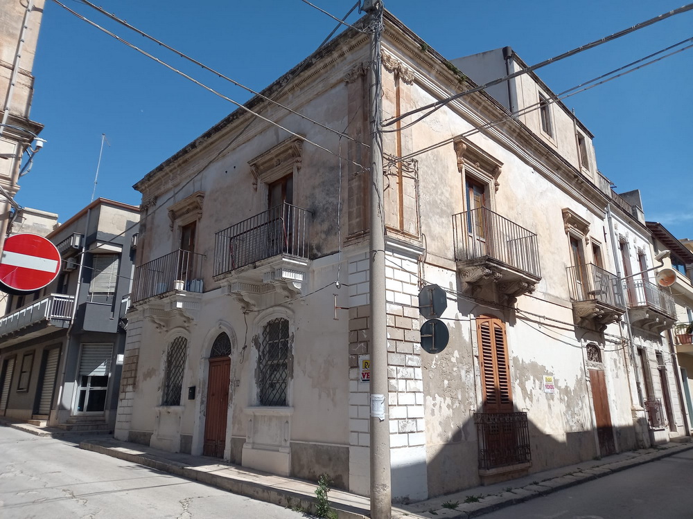 PALAZZO STORICO PATERNO'