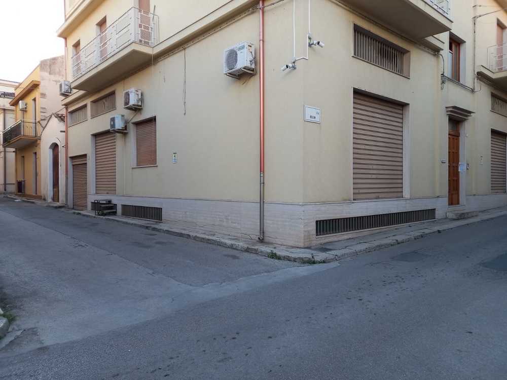LOCALE COMMERCIALE BELLINI
