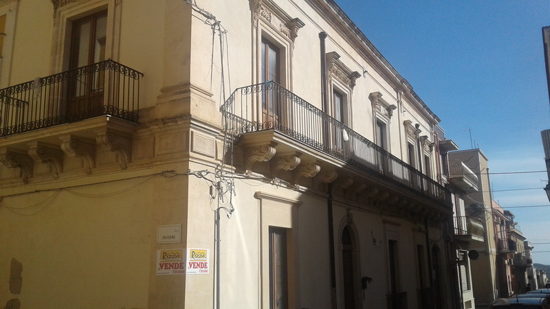 PALAZZO STILE LIBERTY